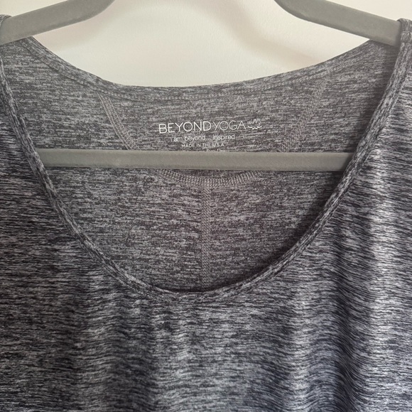 Beyond Yoga Gray Oversized High Low Short Sleeve T-shirt Size M / L - Picture 4 of 6